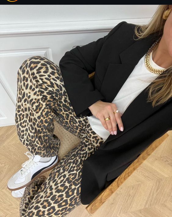 porter pantalon léopard femme